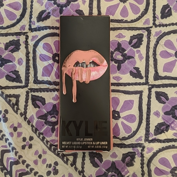 🎉HP🎉NWT🌸Kylie Velvet Liquid Lipstick + Liner